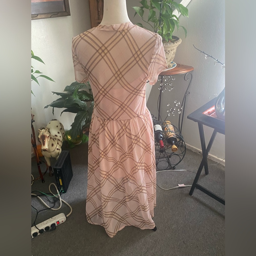 AUW Blush and Beige Checkered Midi Dress - Picture 4 of 5